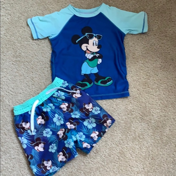 Old Navy Boys 12-18 18-24 MONTHS 4T Mickey Mouse Rash Guard Swim Shirt Disney